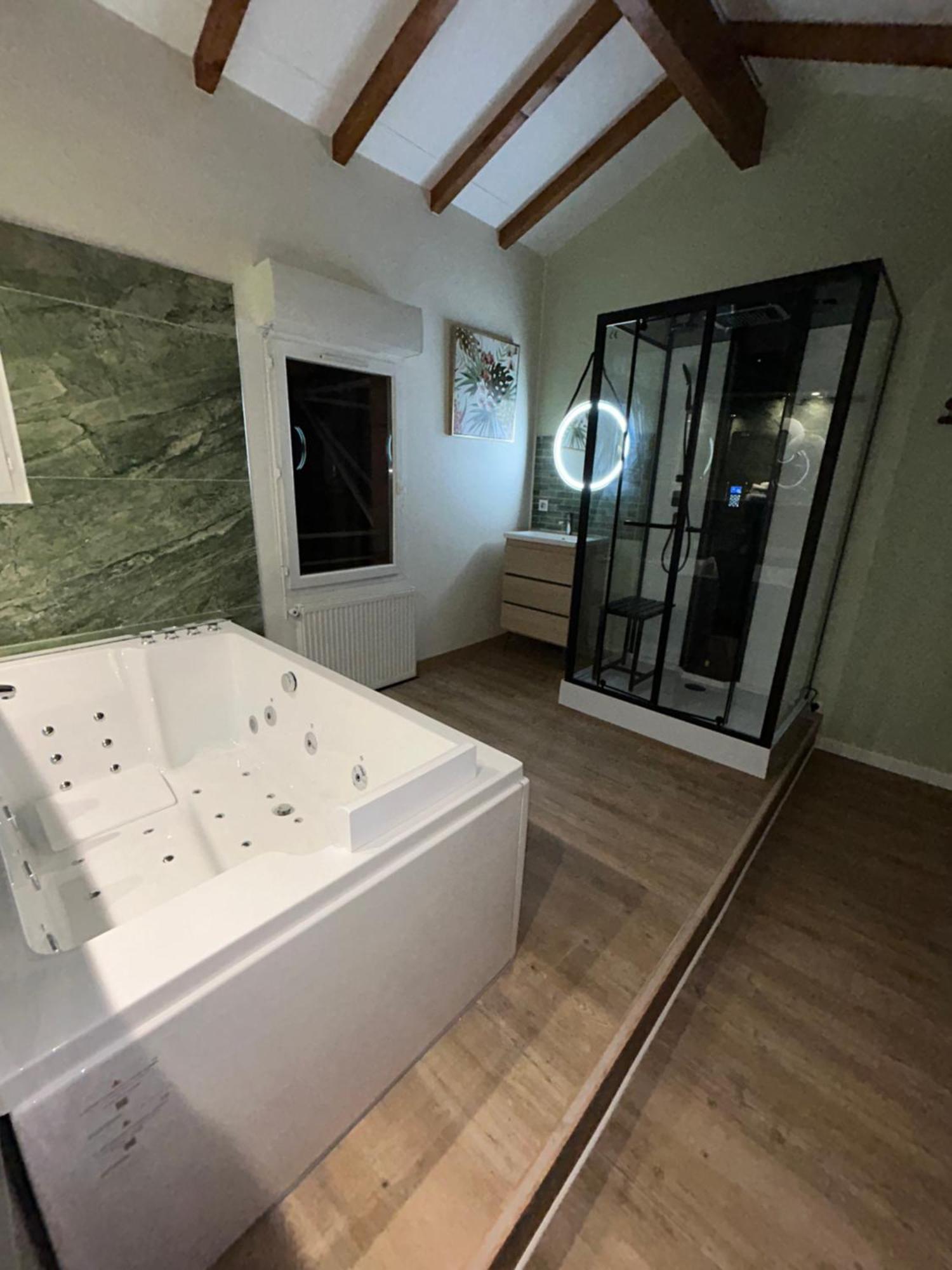 Appart Hotel Le 8 La Suite & Spa - Parking Gratuit - มากง ภายนอก รูปภาพ