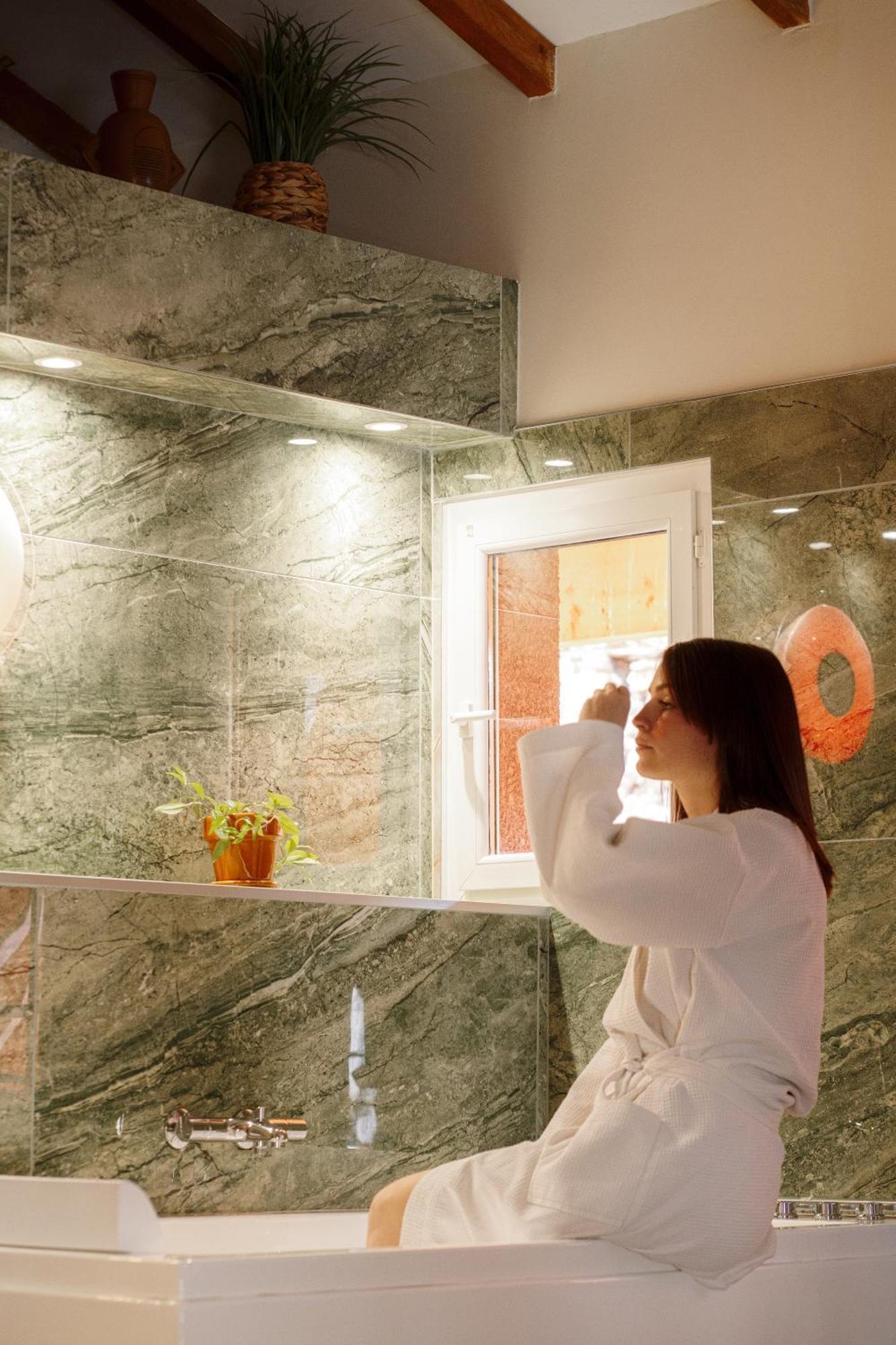 Appart Hotel Le 8 La Suite & Spa - Parking Gratuit - มากง ภายนอก รูปภาพ